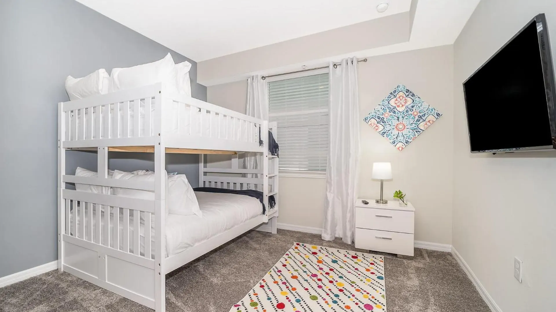 Elegant 2bed In Storey Prime Location