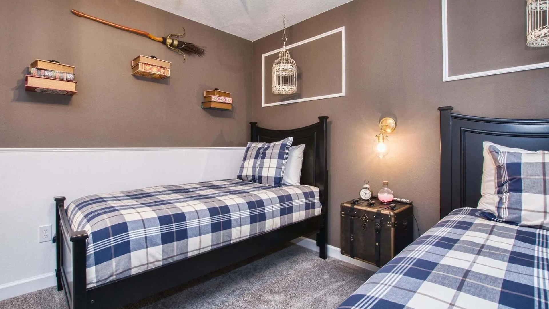 Holiday home Chic Themed Bedrooms Game Spot *
