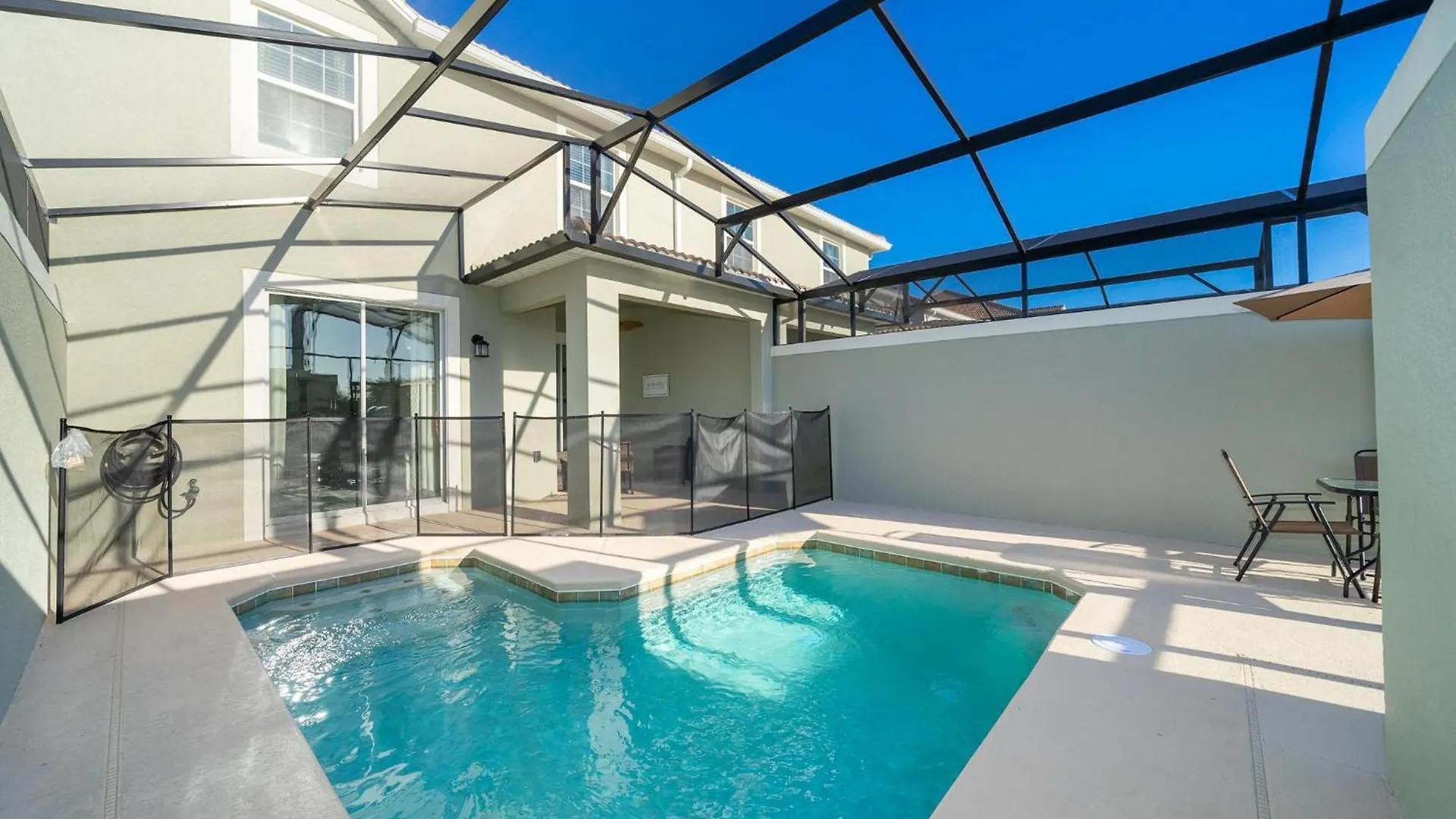 Holiday home 4832bn Townhouse 4 Bedrooms & 3 Bathrooms + Pool