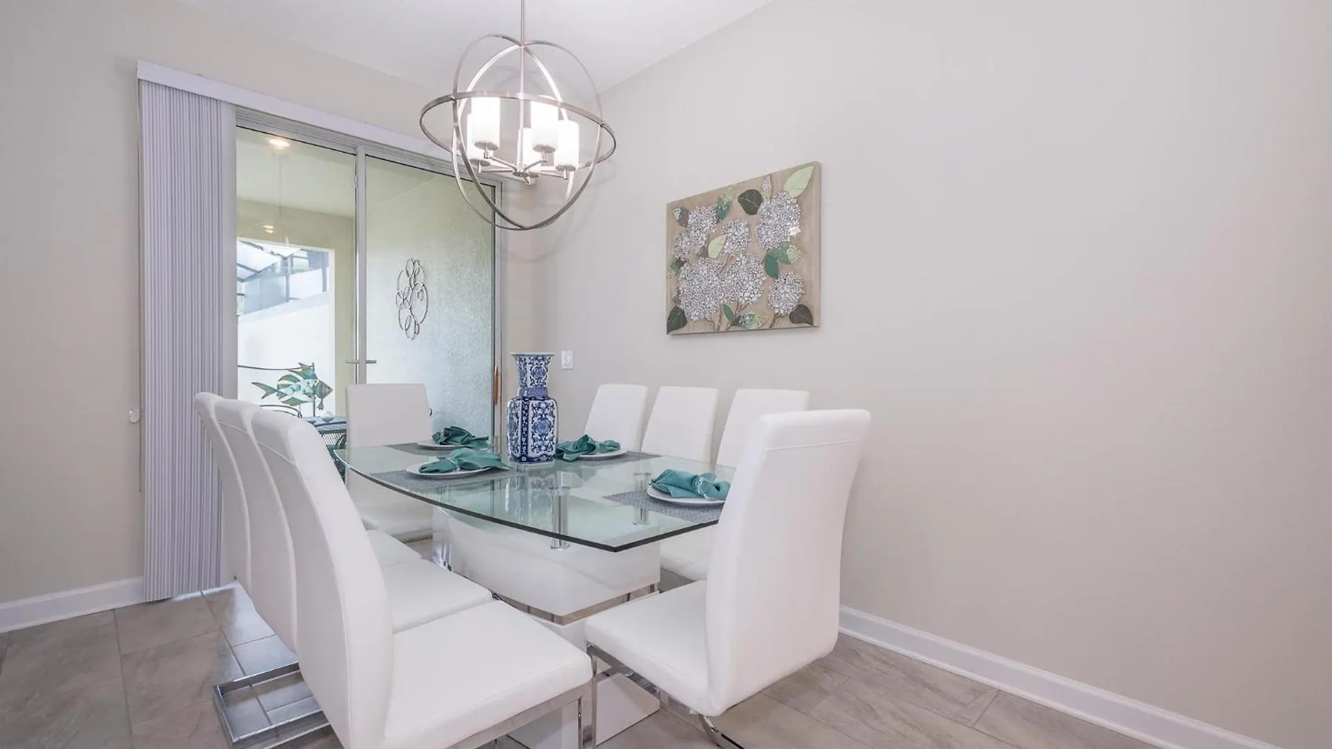4933ig Townhouse 4 Bed/3 Baths *