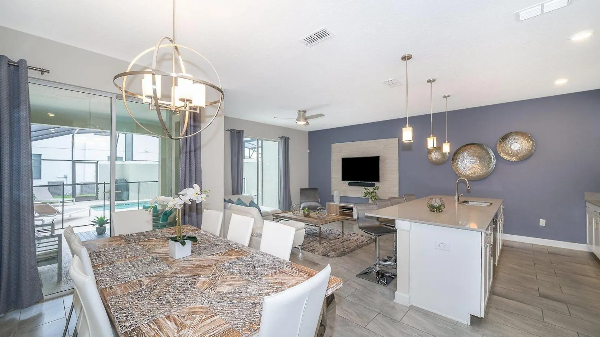 4964ht Townhouse 4 Bedrooms & 3 Bathrooms + Pool