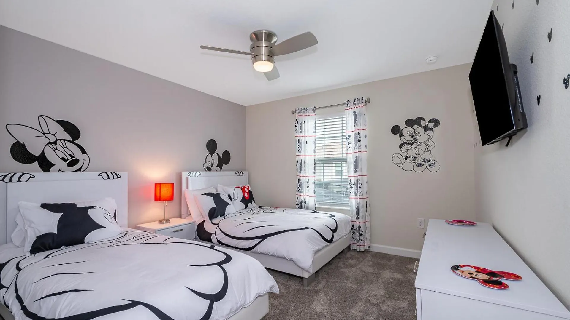 4819ja Townhouse 4 Bedrooms & 3 Bathrooms + Pool Holiday home
