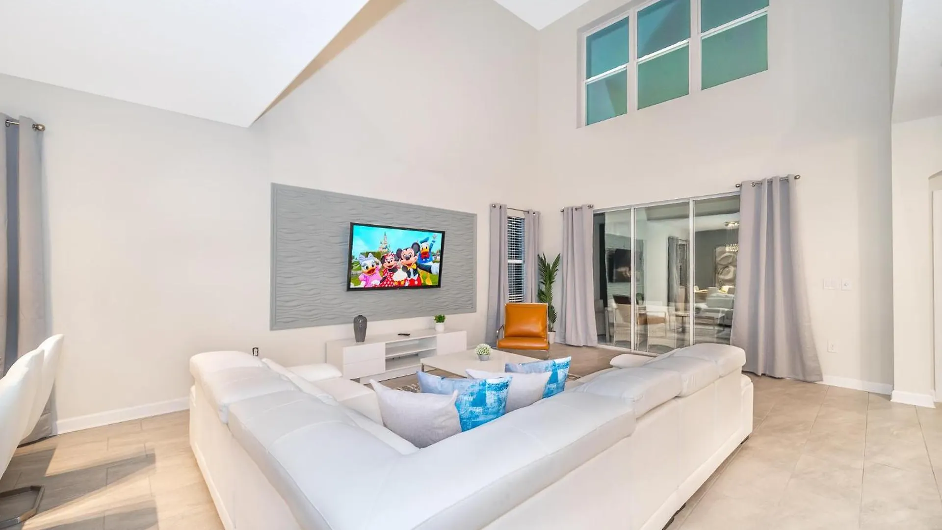 2825pa 5 Bed/5 Ba * Kissimmee