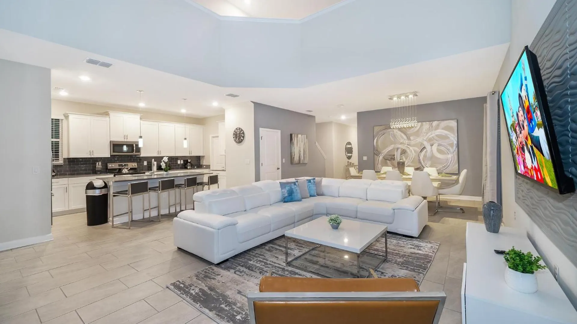 2825pa 5 Bed/5 Ba