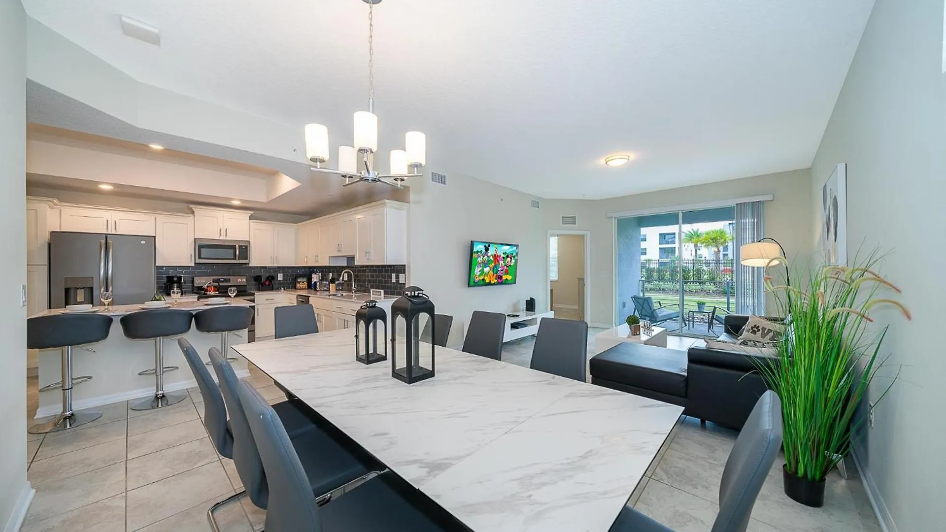 3180-108kr Storey Lake, 3/2 Garden View *