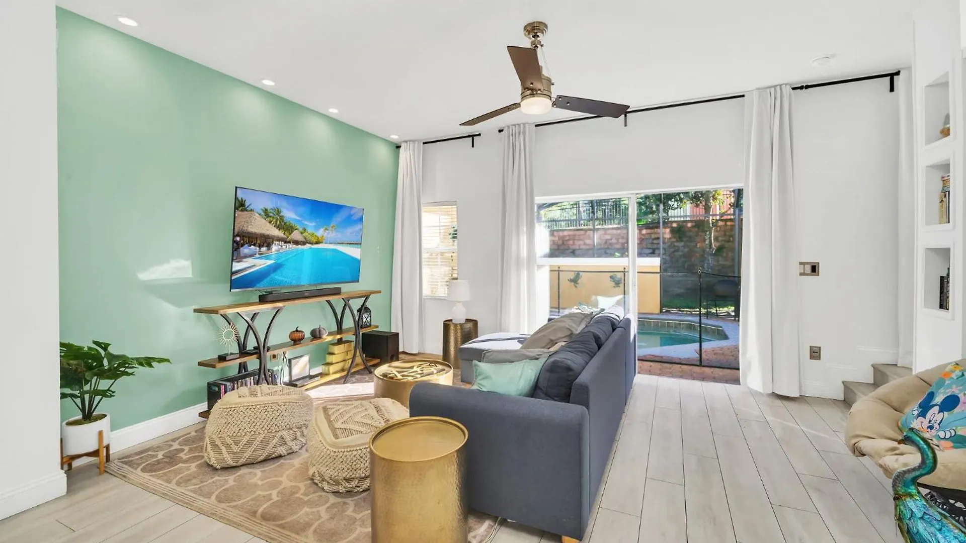 Pet Friendly Pool Very Close To Holiday home Kissimmee