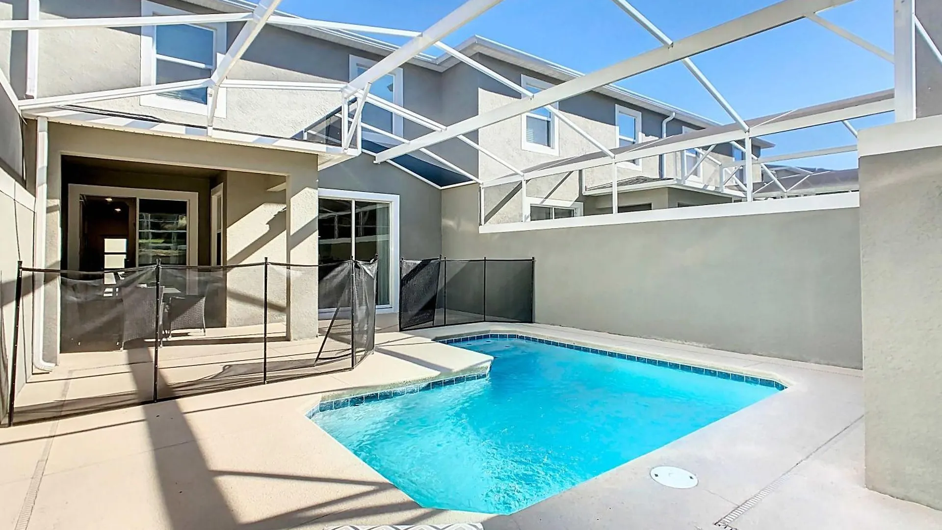 Family Oasis With Private Pool And Access To 2 Clubhouses - Free Waterpark Holiday home *