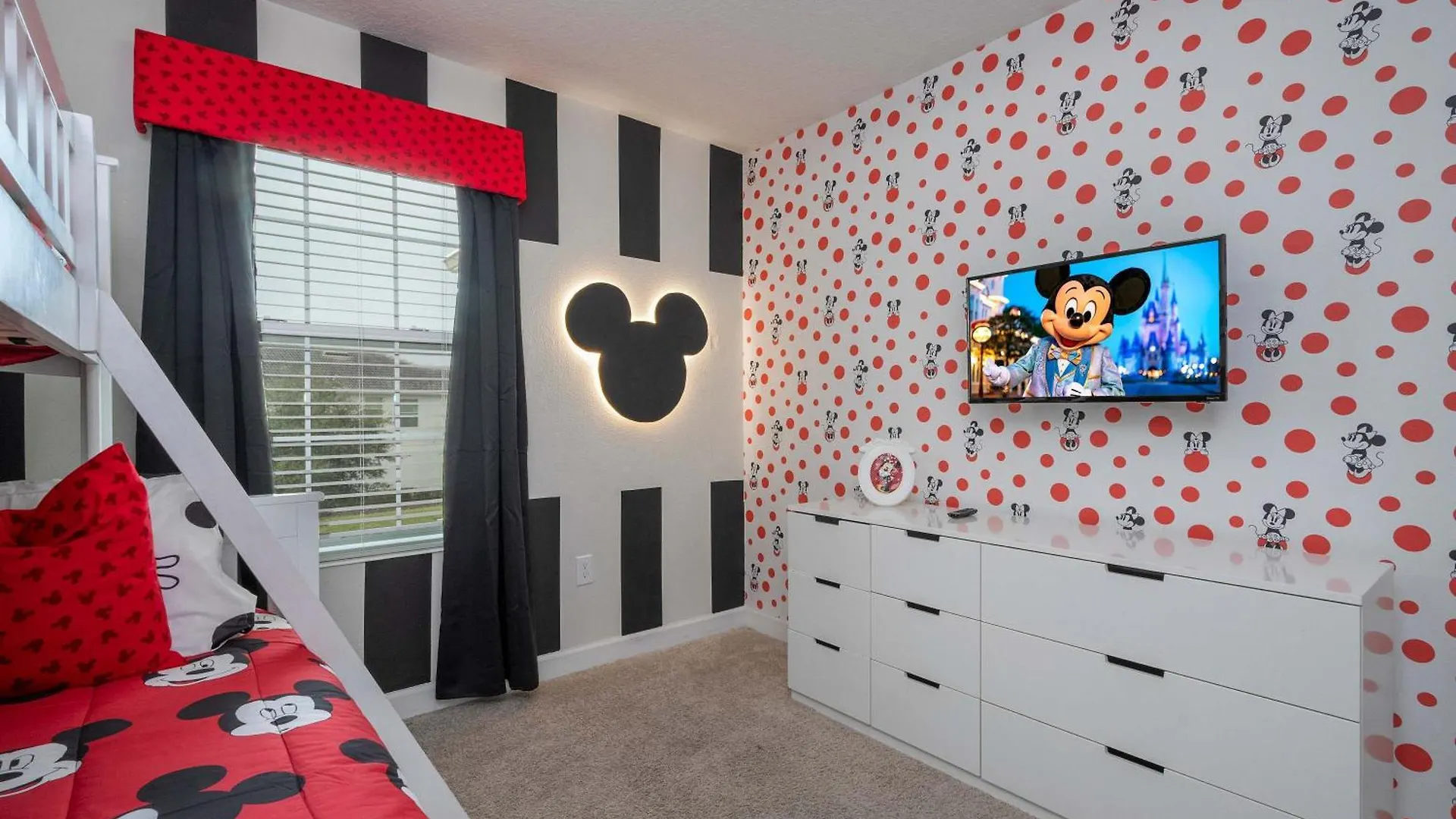 6bed , Themed Rooms, Game Room, Storey Holiday home *