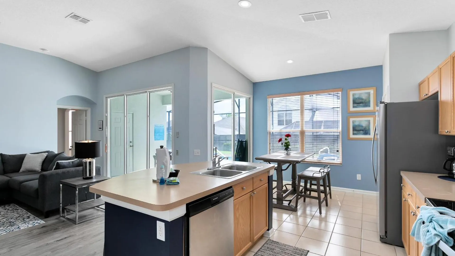 别墅 Immaculate 4 Bedrooms 3 Bathroom In Windsor Palms