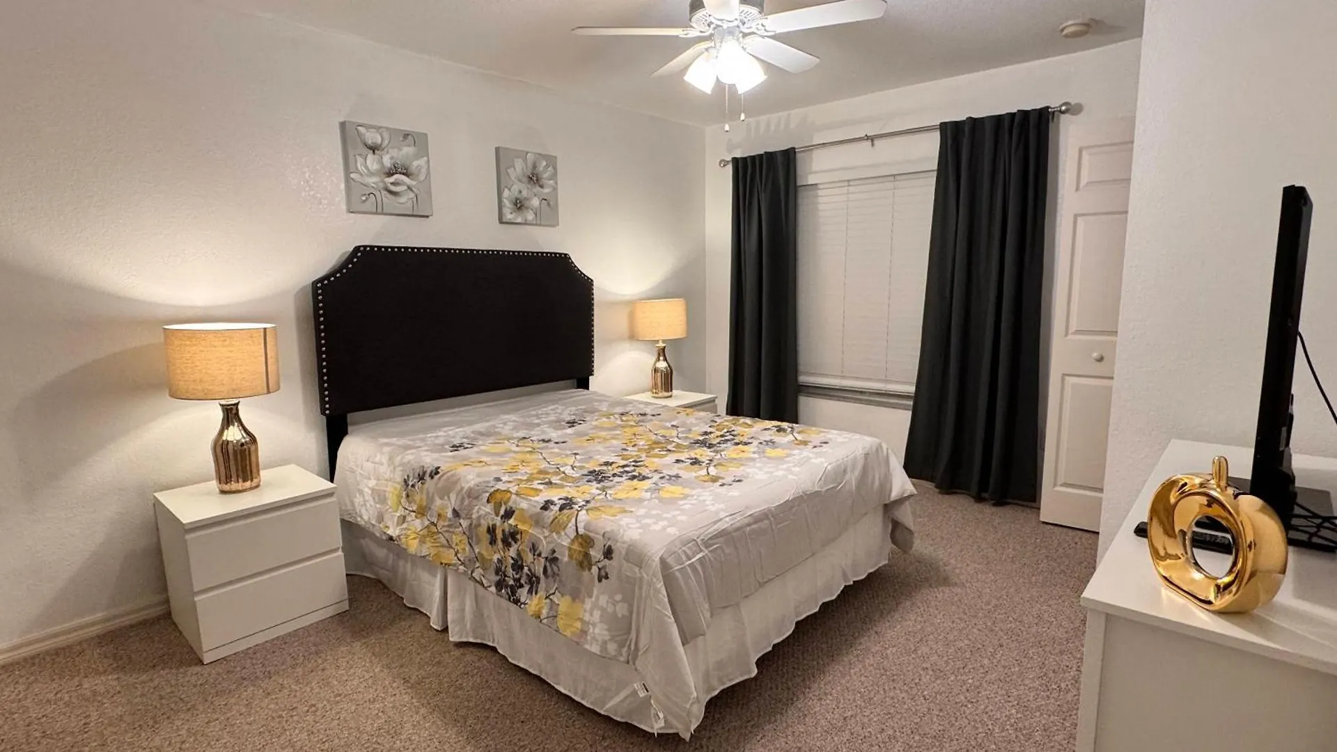 Holiday home Cozy Vacation Townhome 4bd-3ba Sd2607
