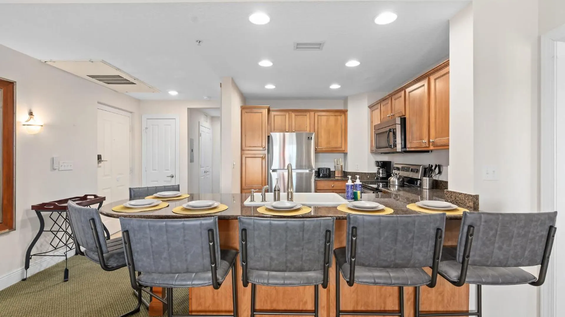 Cozy Retreat Near World & Attractions Apartment *