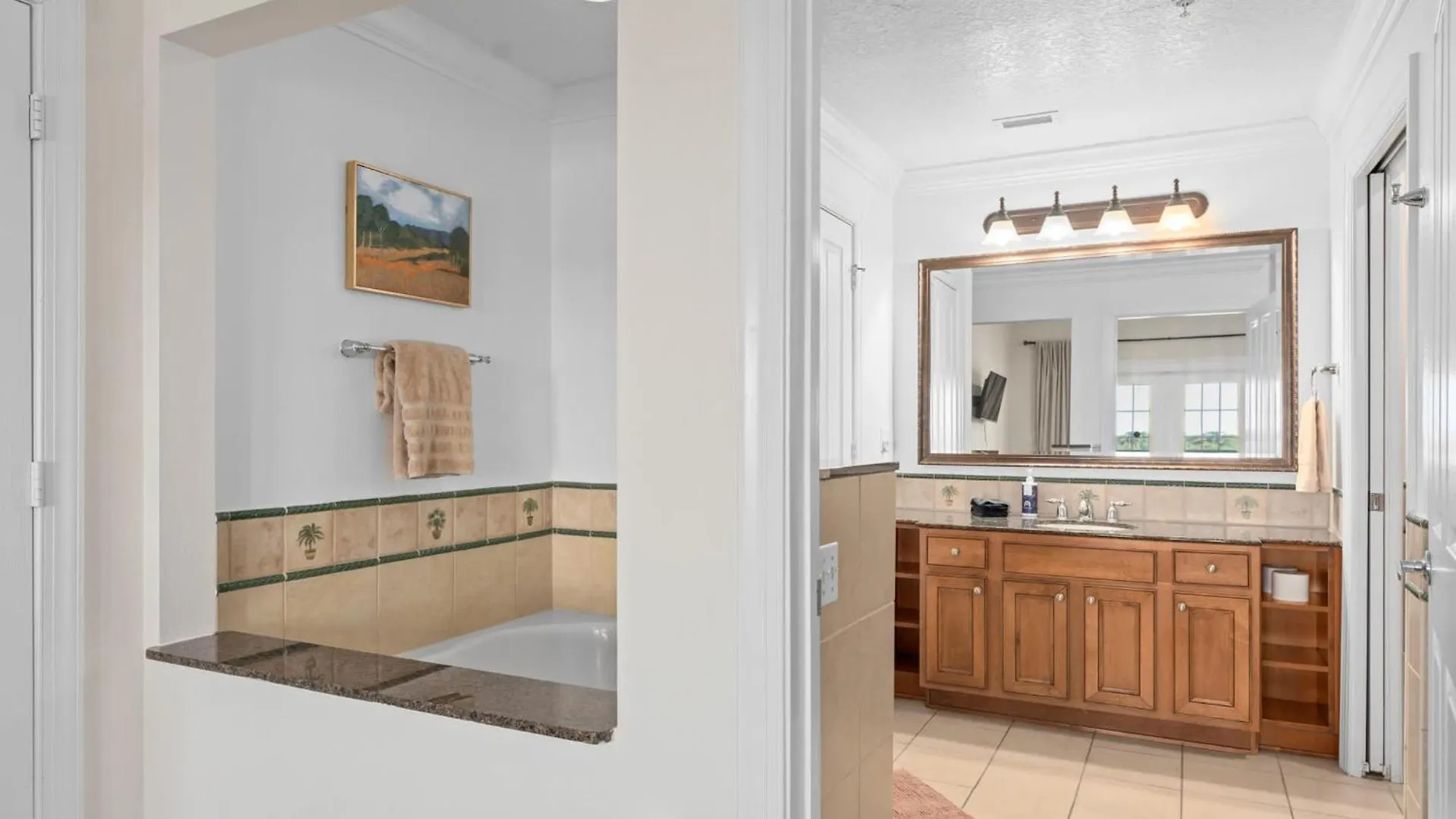 Cozy Retreat Near World & Attractions *