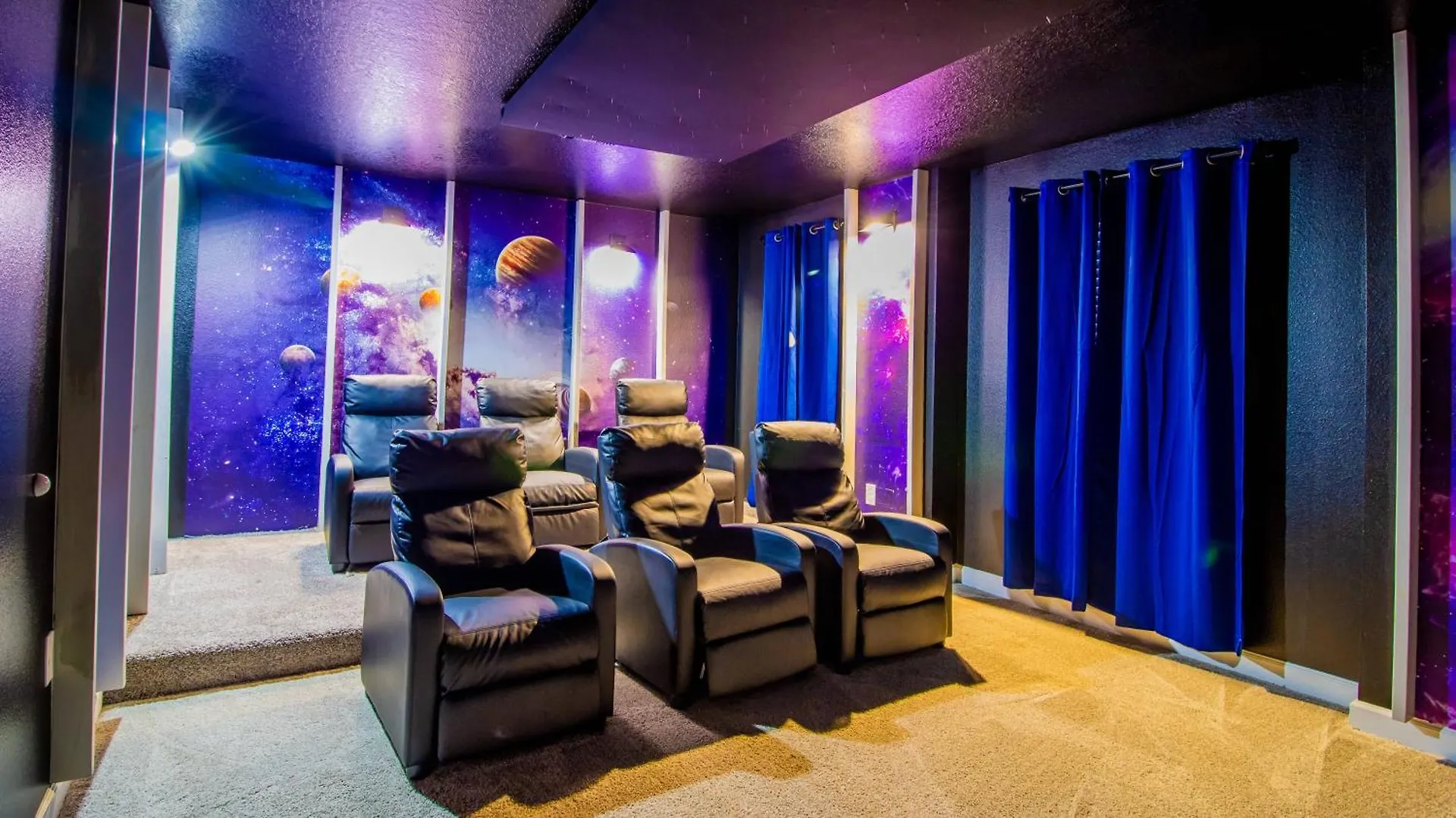 Holiday home Beautiful House Wgame Roomcinemapoolspa