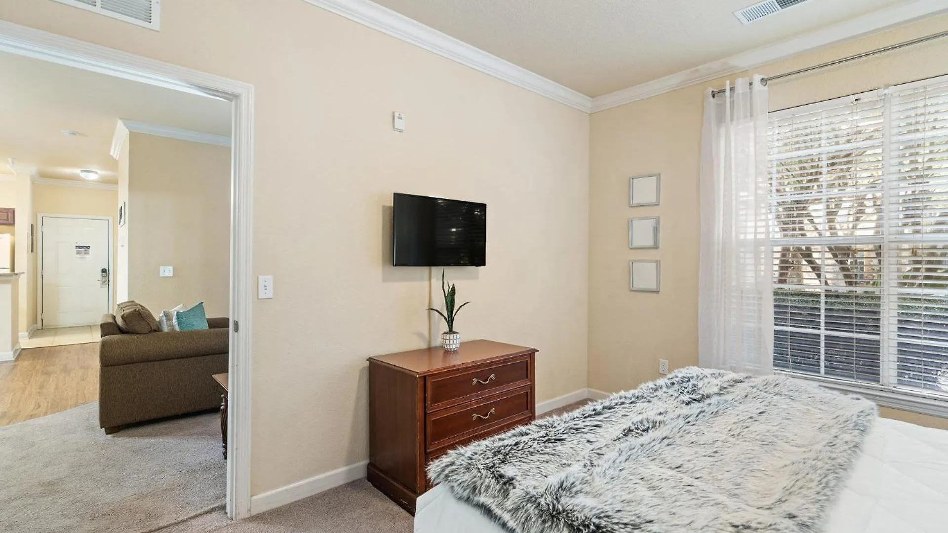 1371 Tuscan #3103