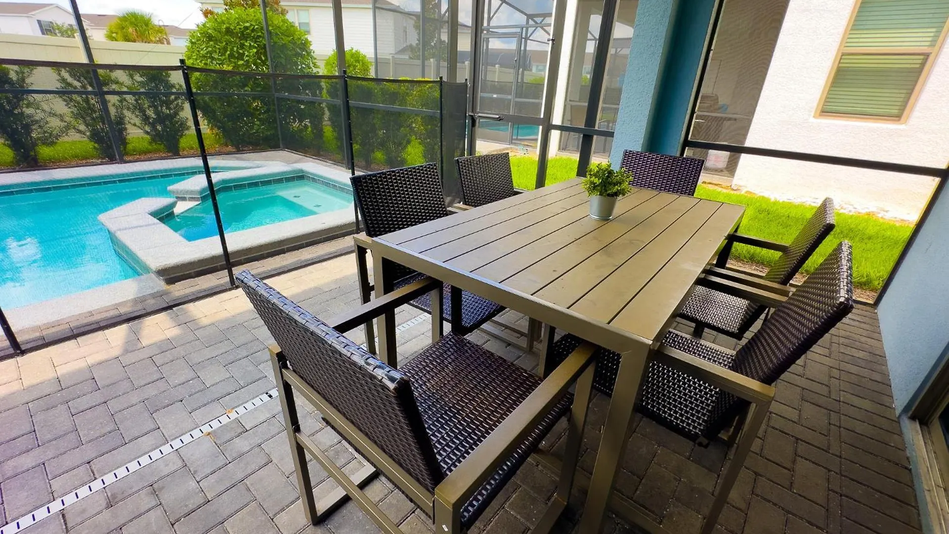 Near Themed Luxury 5bd Private Pool Villa