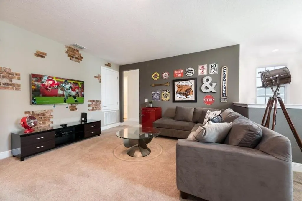 Holiday home Luxurious 9bd W/game + Themed