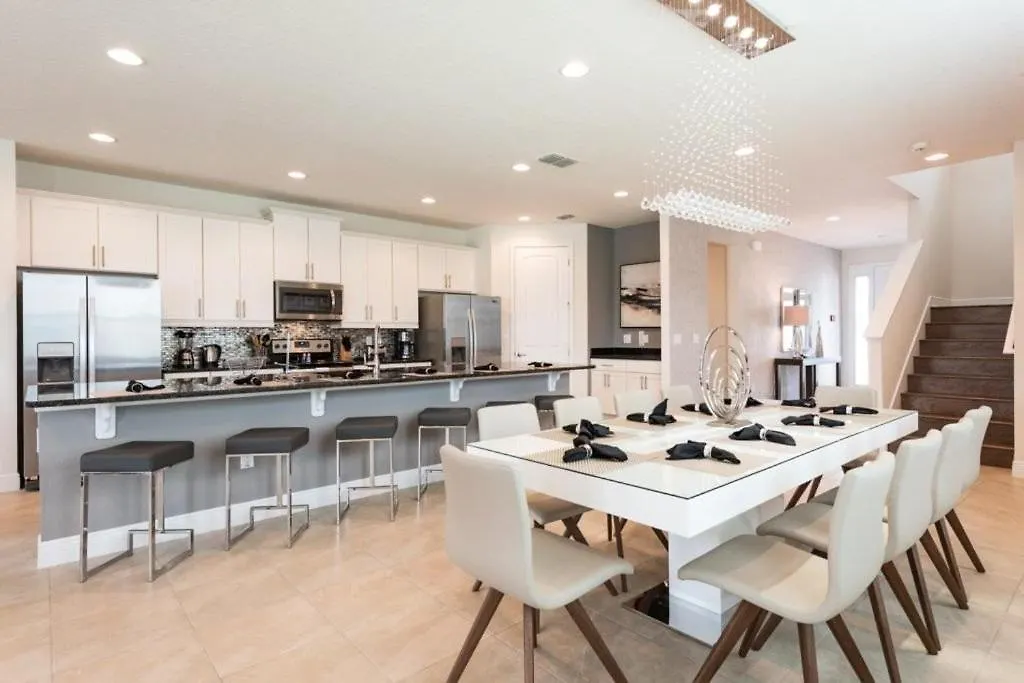 Luxurious 9bd W/game + Themed Holiday home