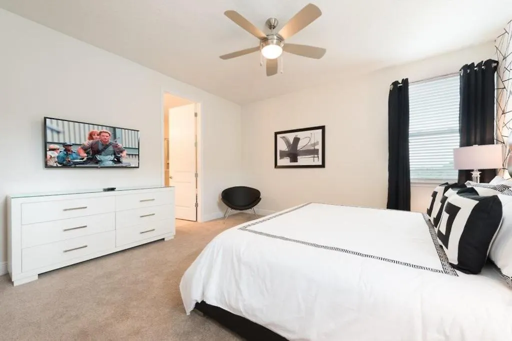 Luxurious 9bd W/game + Themed *