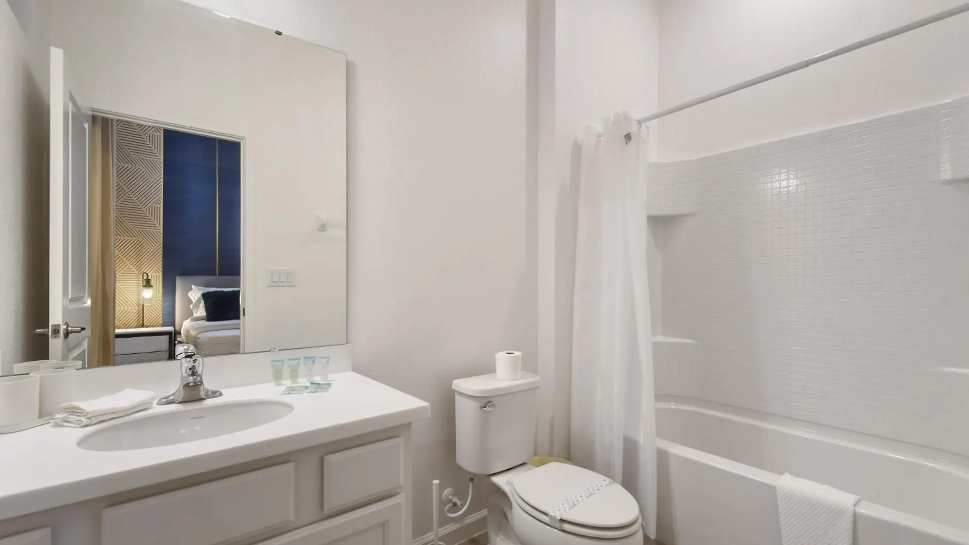 Luxury 12br W/ Pool & Near *