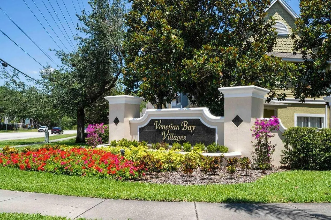 Charming 4-bedroom In Venetian Bay 2208sv *