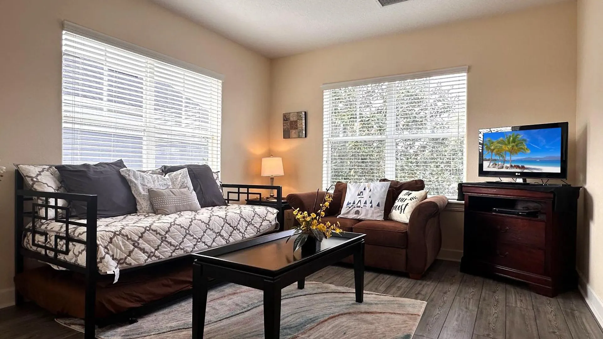 Cozy Reunion - Sleeps 4 Near - Ammenities - Golf Apartment *