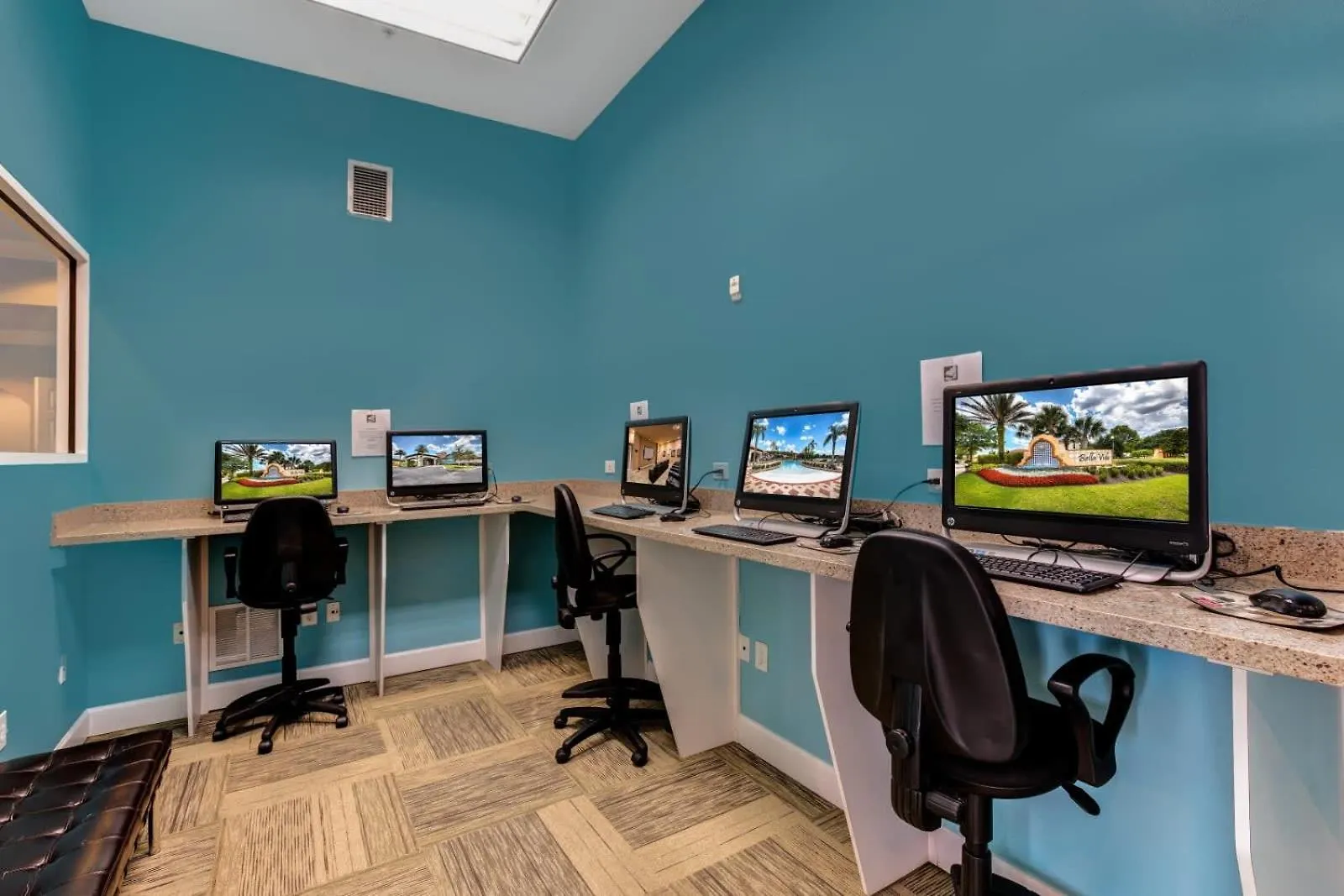 Holiday home W Pool & Games Near -pet Friendly