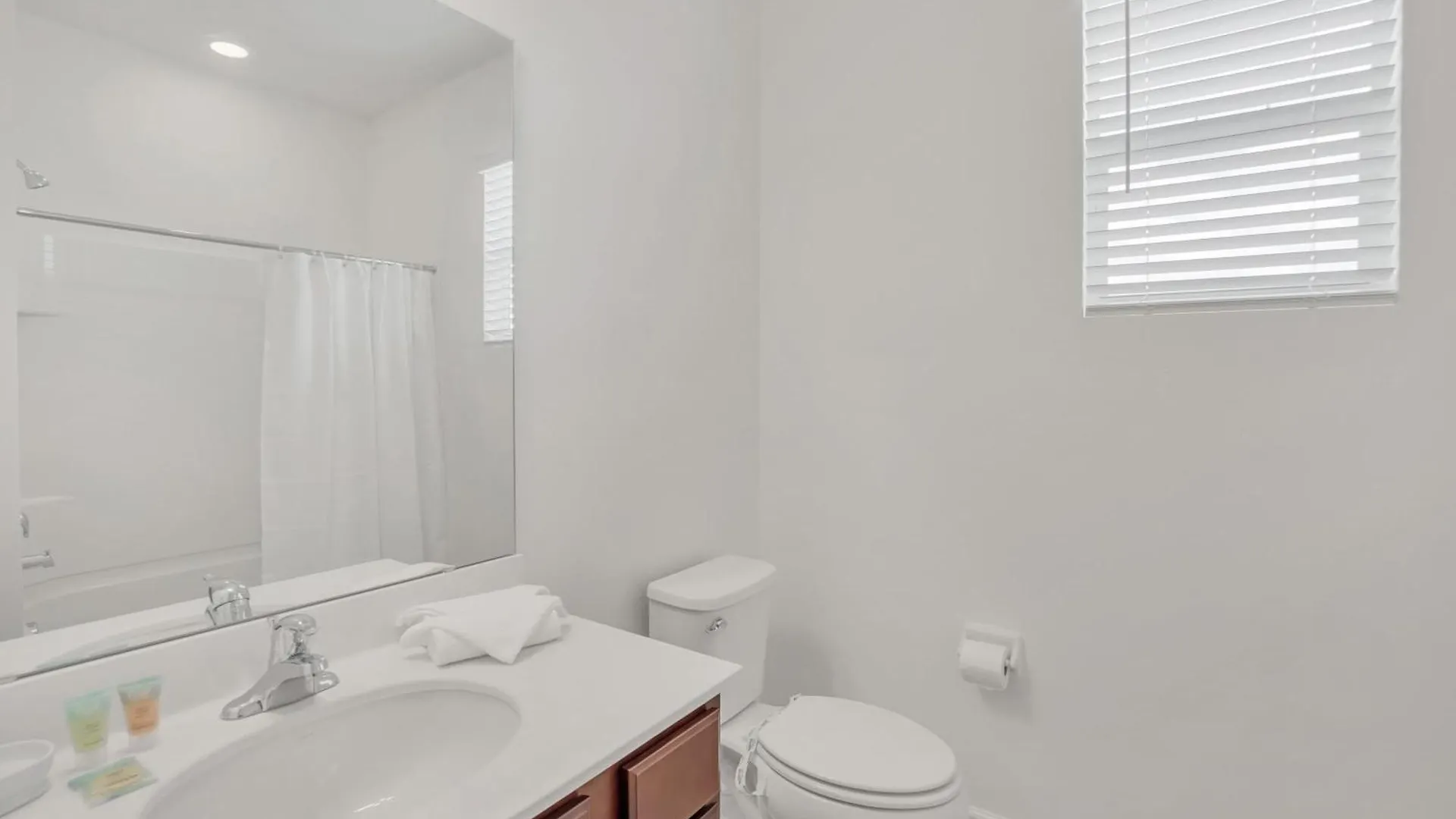 W Pool & Games Near -pet Friendly *