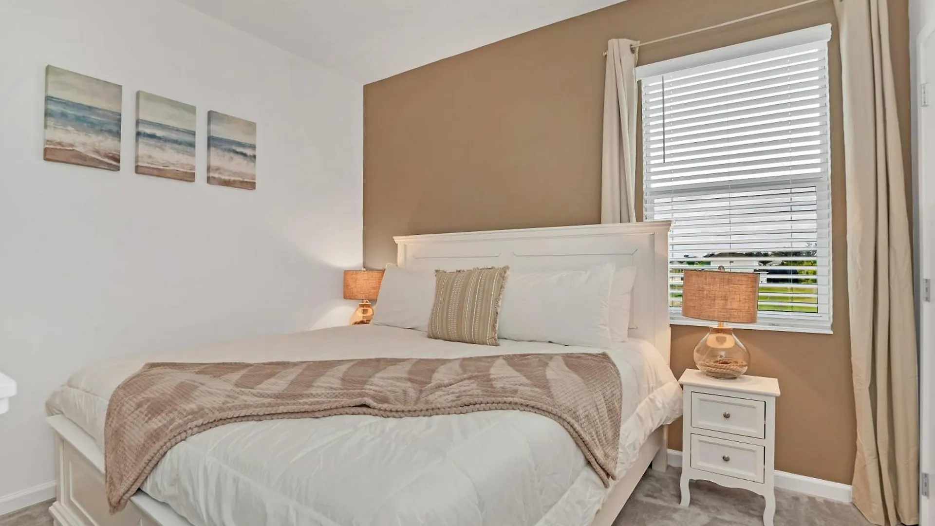 W Pool & Games Near -pet Friendly Holiday home *