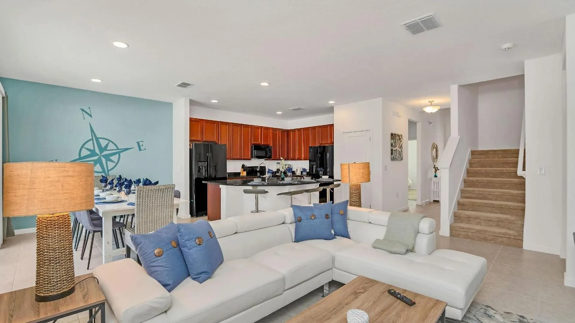W Pool & Games Near -pet Friendly Holiday home *