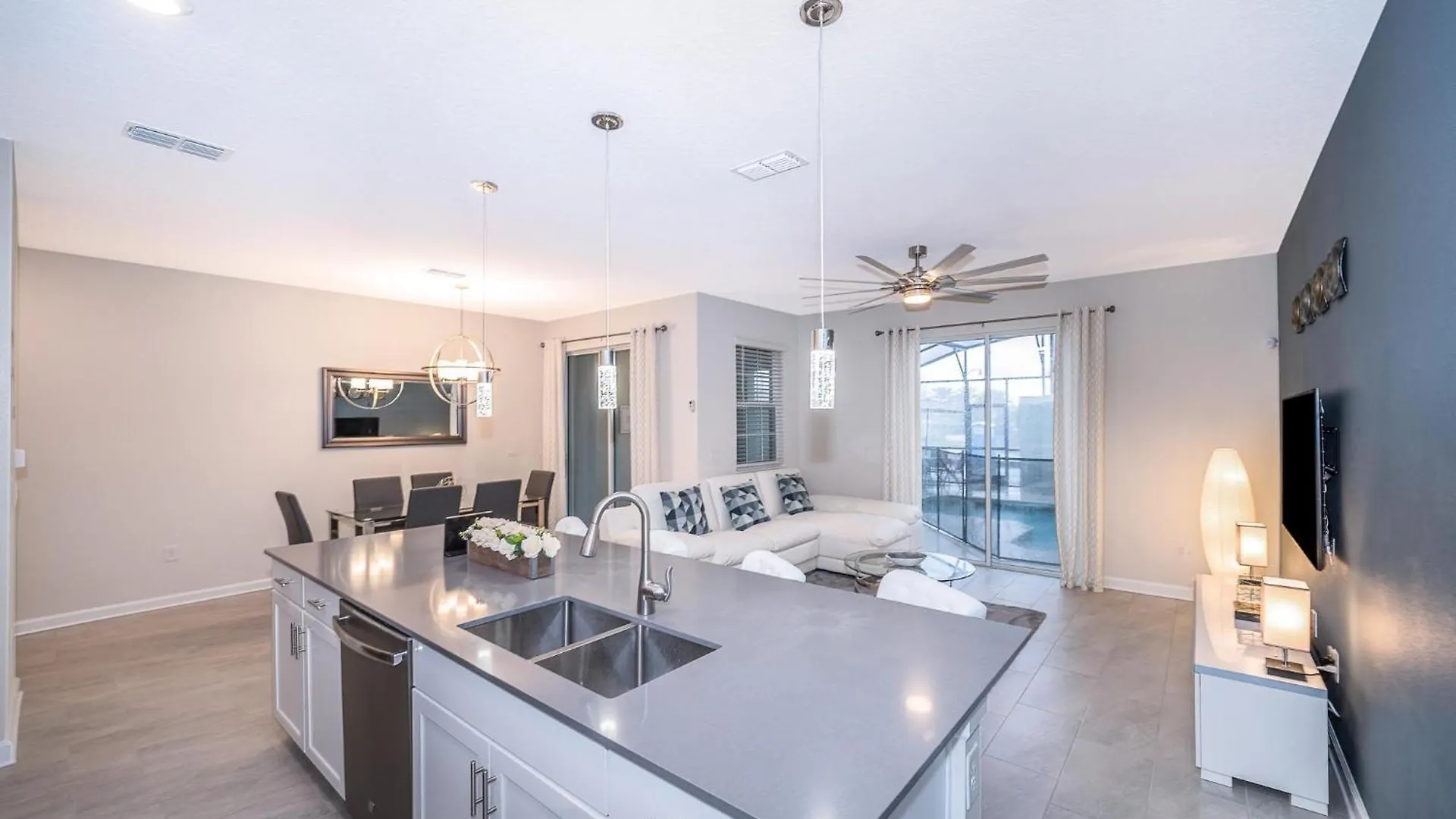4832bn Townhouse 4 Bedrooms & 3 Bathrooms + Pool * Kissimmee