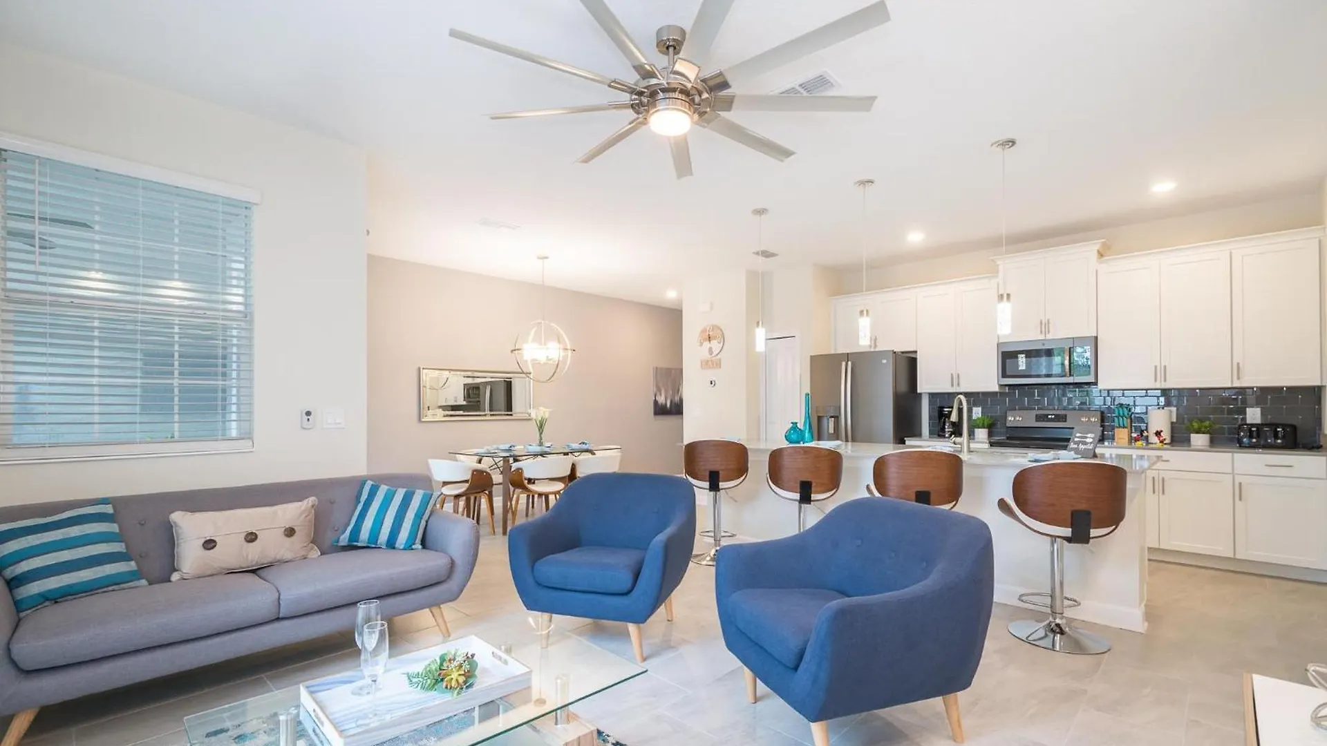 4999dm Townhouse 4 Bedrooms & 3 Bathrooms + Pool *