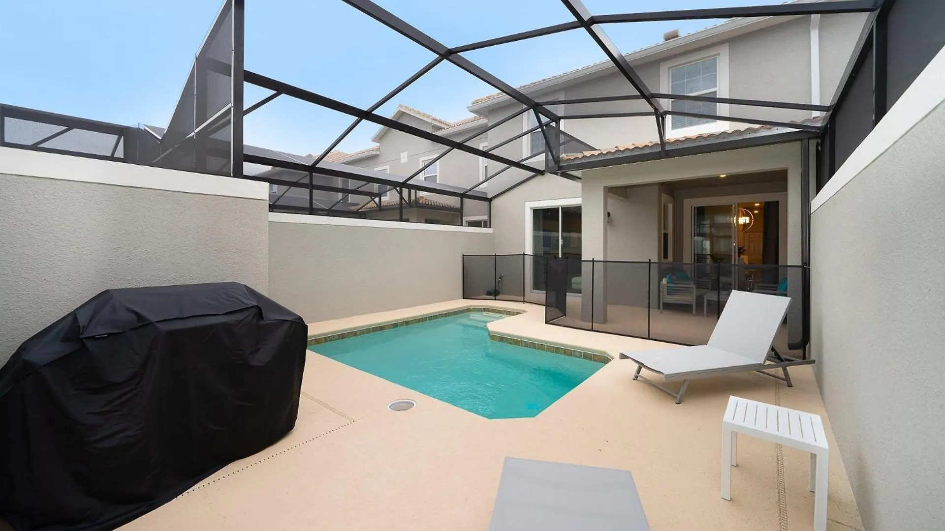 4835mch Townhouse 4 Bedrooms & 3 Bathrooms + Pool