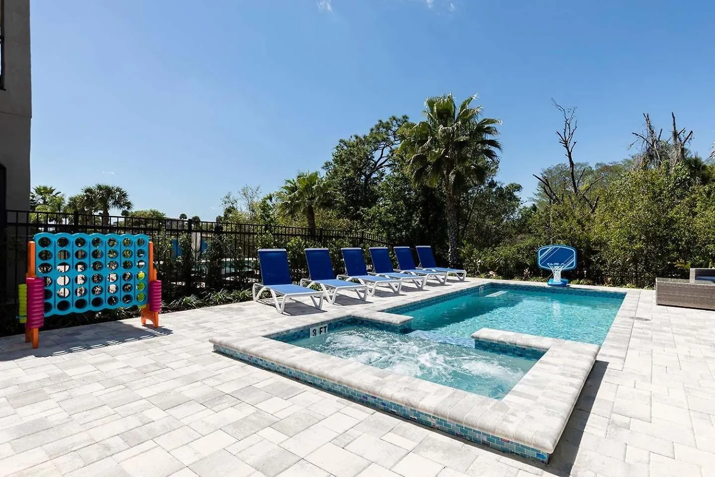 Lavish 4 Bdrm Estate With Theater In Reunion Holiday home *