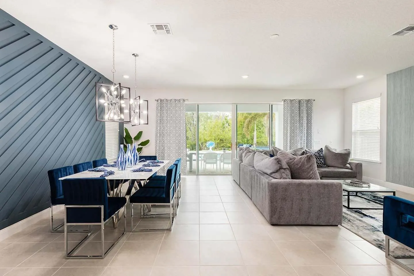 Lavish 4 Bdrm Estate With Theater In Reunion Holiday home *