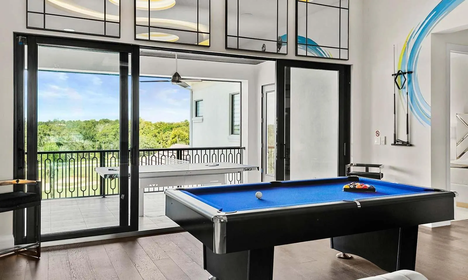 Luxurious 7 Bdrm Mansion With Infinity Pool At Reunion