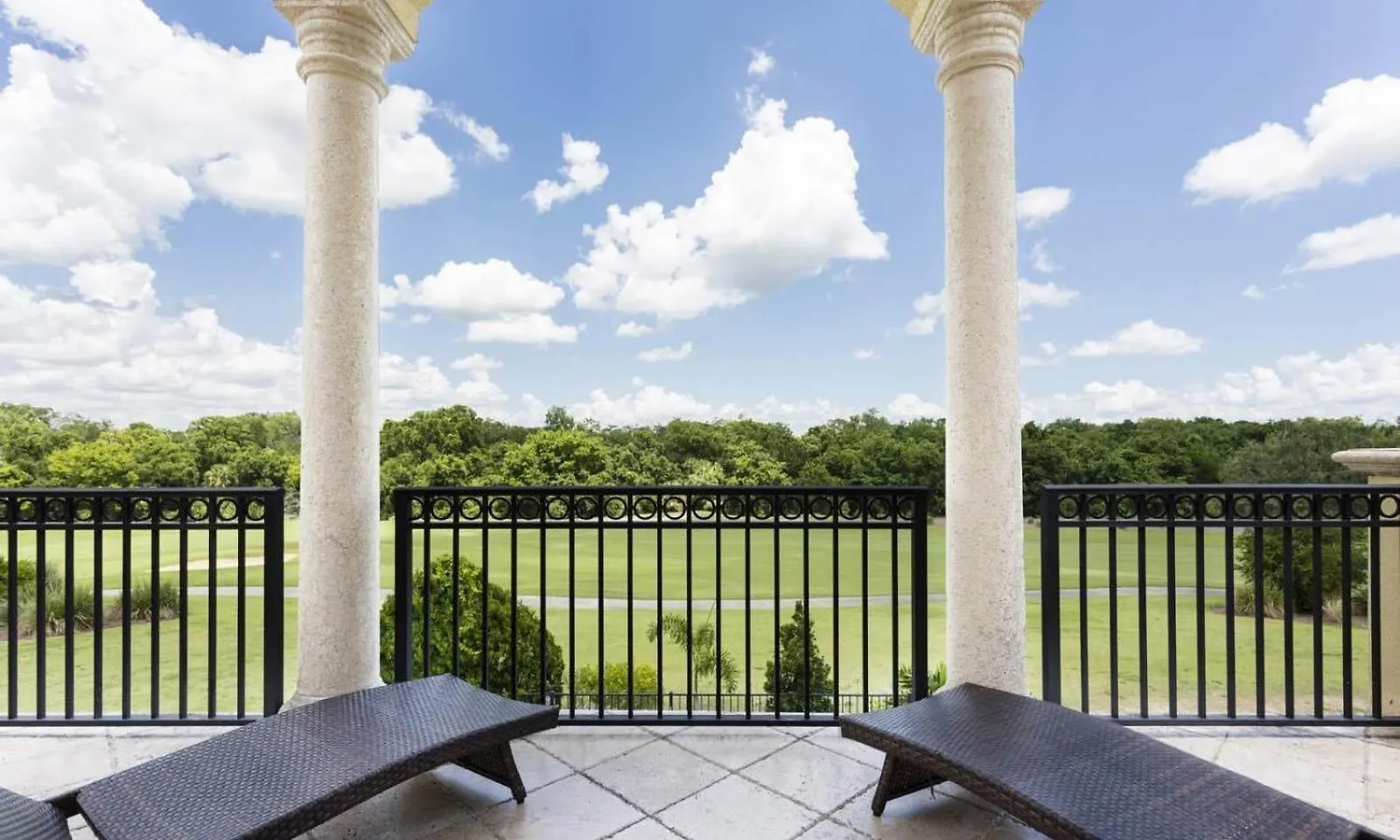 Radiant 4 Bdrm Retreat With Golf Course Views At Reunion