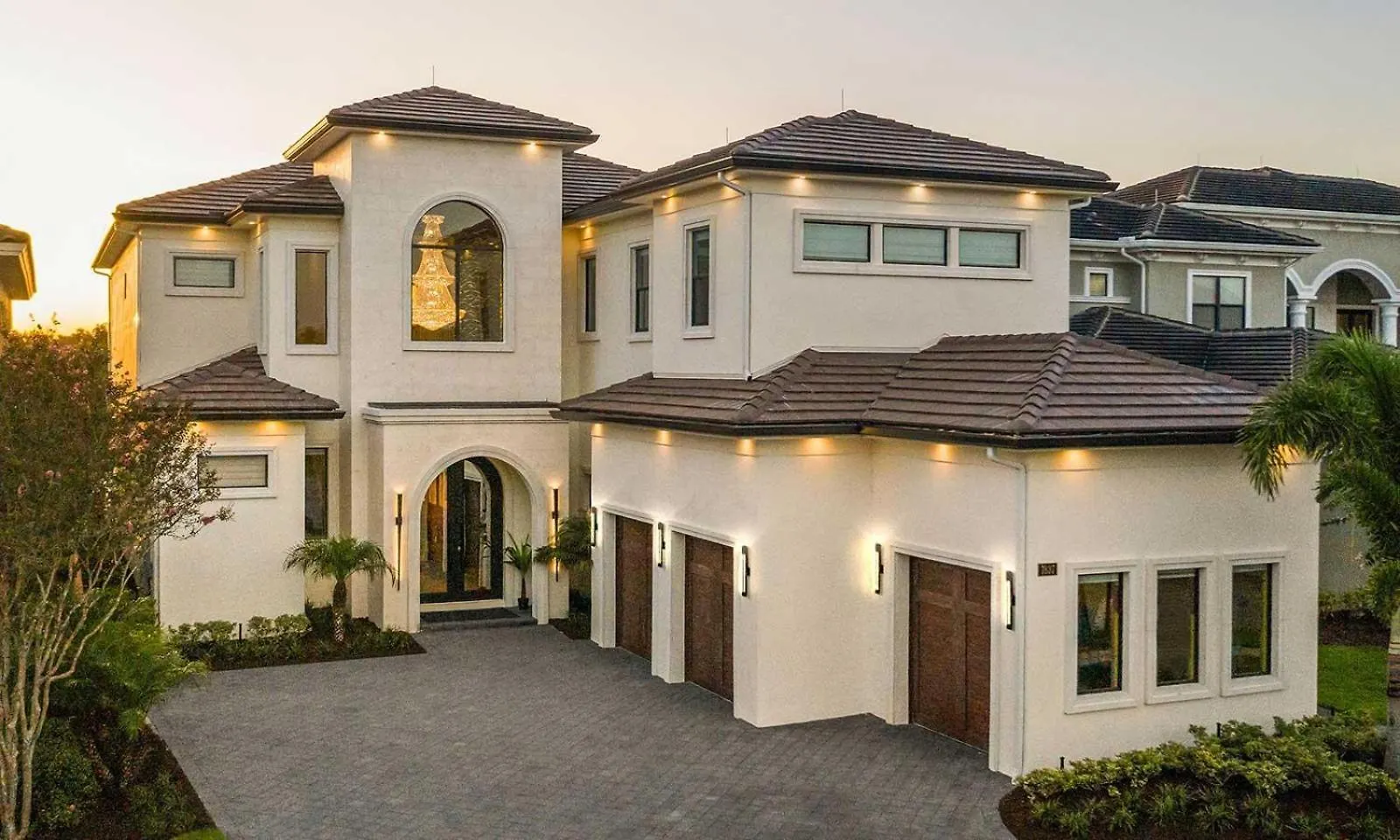 Luxurious 7 Bdrm Mansion With Infinity Pool At Reunion Holiday home *