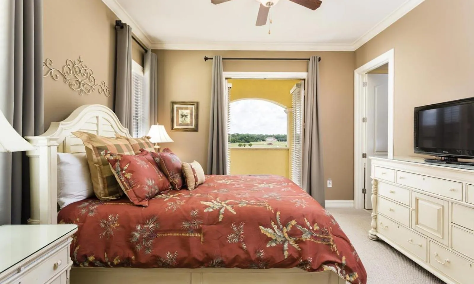 Radiant 4 Bdrm Retreat With Golf Course Views At Reunion