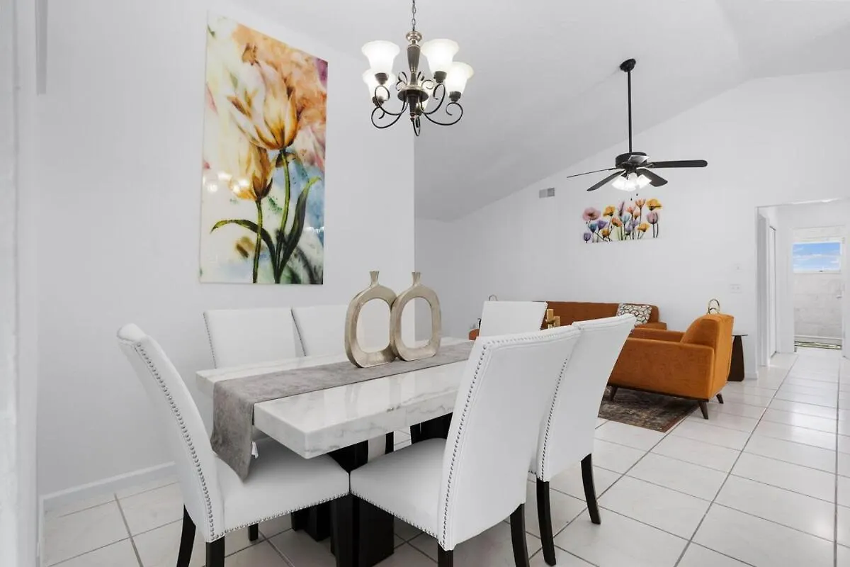 Apluss Getaway Kissimmee