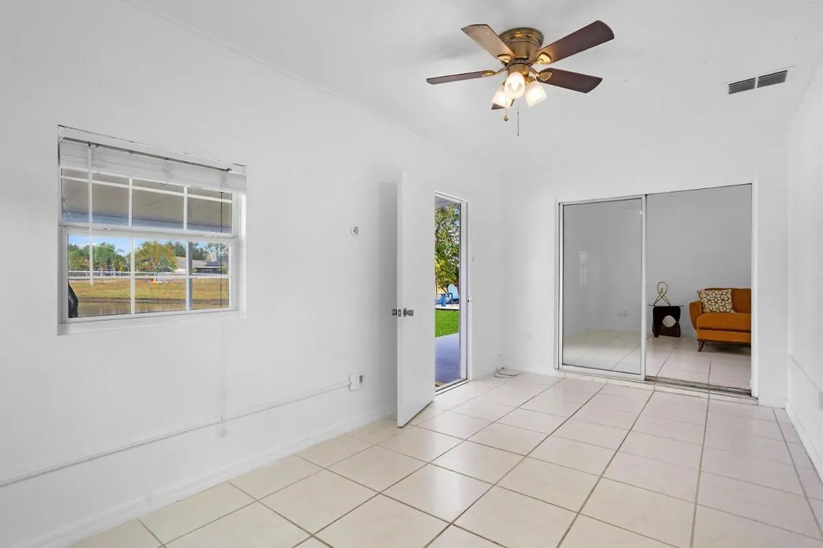 Apluss Getaway Apartment *