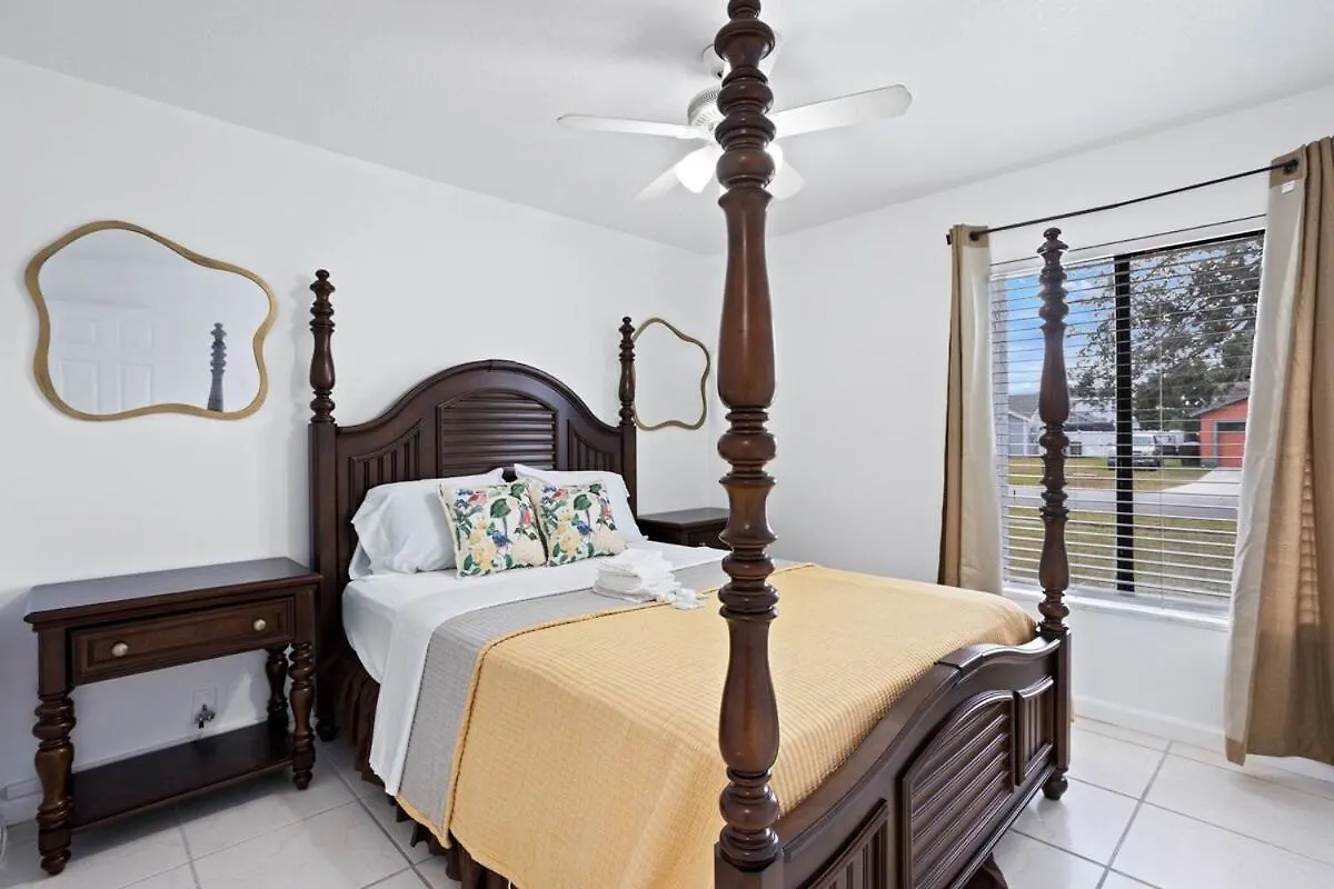 Apluss Getaway Apartment