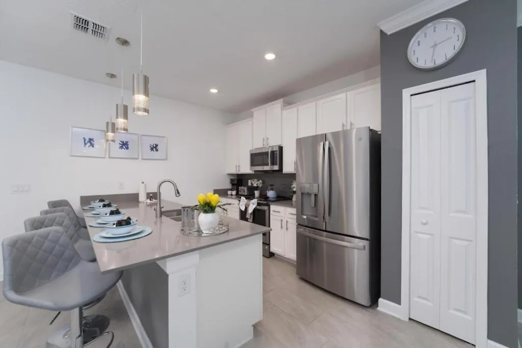 Brand New Luxury 5 Bedroom Pool 272