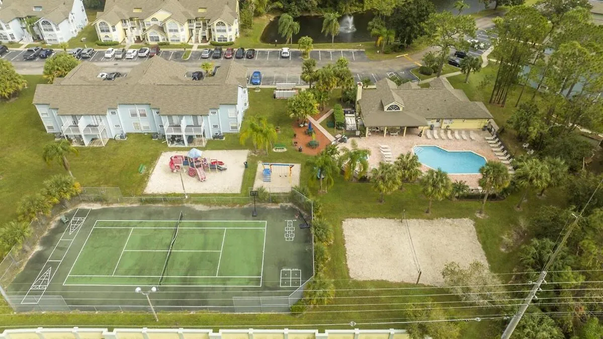 Family Very Close To Apartment *