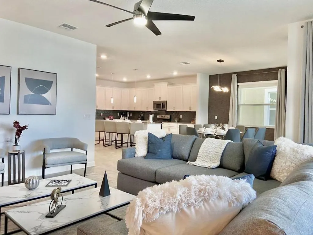 Luxury 6 Bedroom 5 Bath Pool 251 Holiday home *