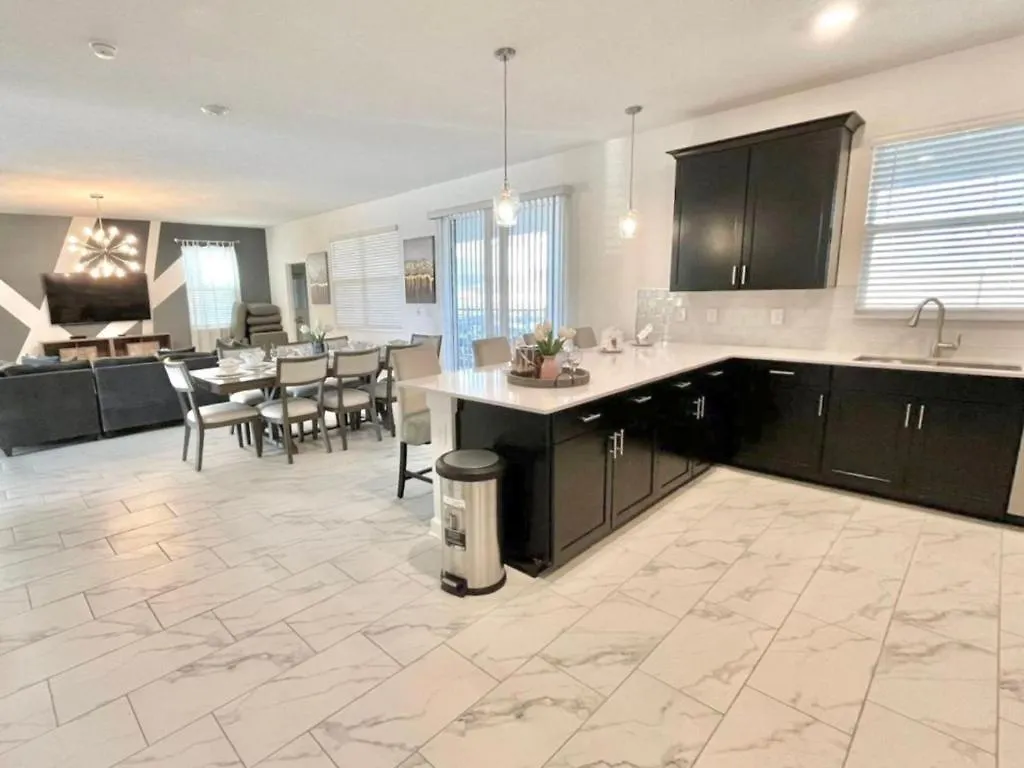 Holiday home At Championsgate 7 Bedroom 6 Bath Pool 261 Kissimmee
