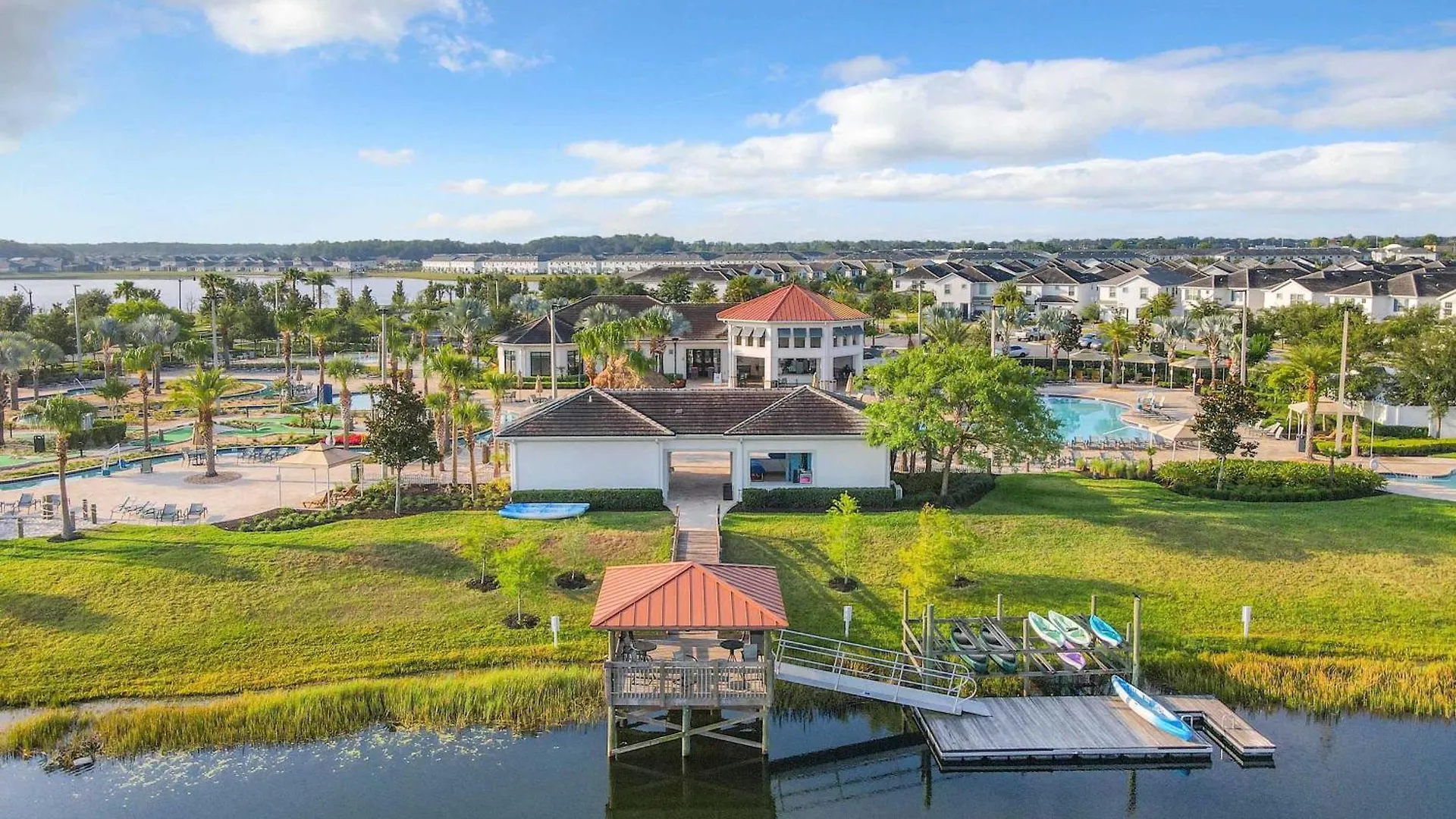 Holiday home Incredible Family Retreat With Ps5 Private Pool And Access To 2 Clubhouses *