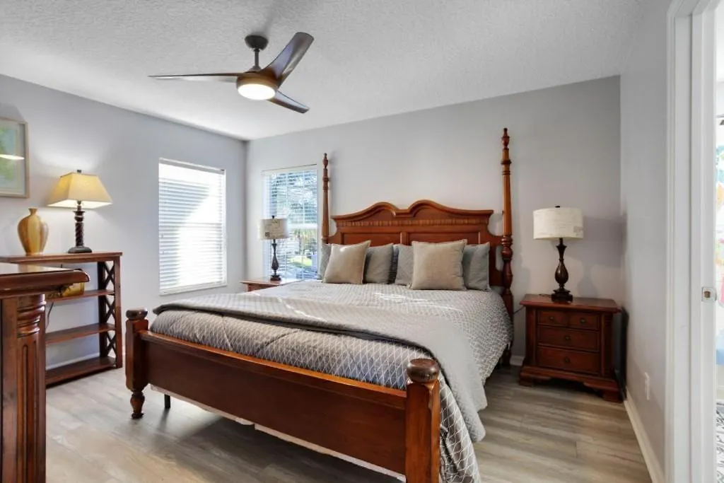 Villa Six Bedroom Lanai Screened Pool & Kissimmee
