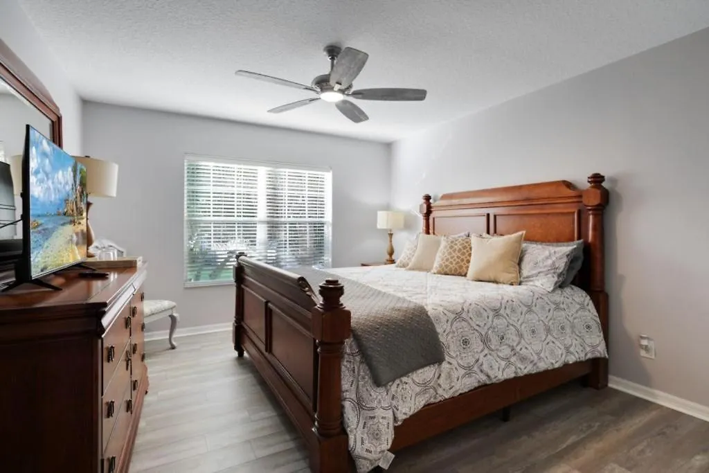 Six Bedroom Lanai Screened Pool & *