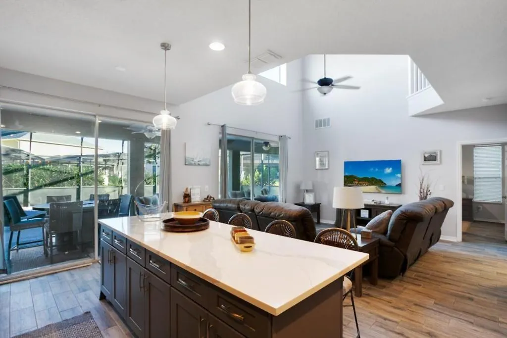 Six Bedroom Lanai Screened Pool & *