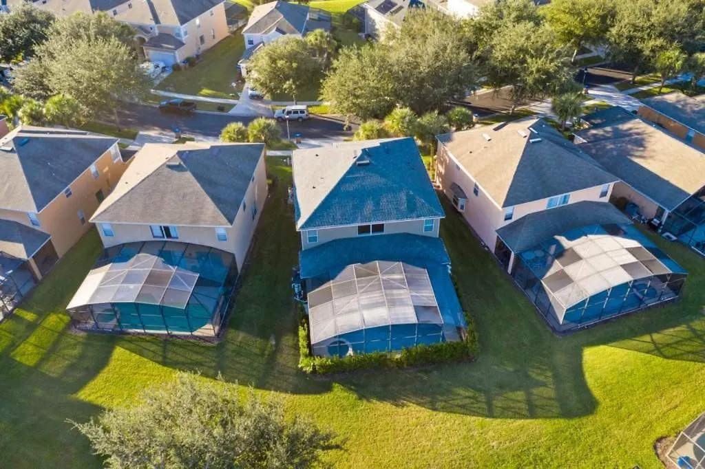 Six Bedroom Lanai Screened Pool &